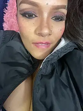 Stefyrossy online show from April 2026 08:57:02 PM