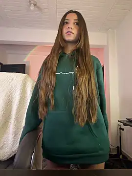 Snapshot of aly_golden_ chatting on December 2025 07:36:02 AM aly golden online show from December 2025 07:36:02 AM