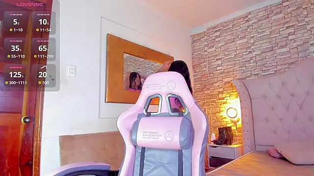 Kenia Fox online show from March 2025 04:27:02 AM