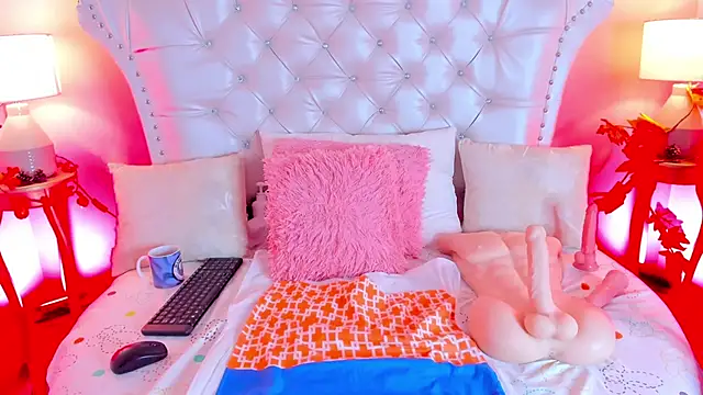 Snapshot of AliceLamore chatting on January 2025 02:56:02 PM AliceLamore online show from January 2025 02:56:02 PM