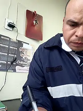 Camilo-31RI online show from May 2026 10:57:02 AM