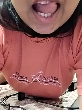 Snapshot of QueenHaryana chatting on November 2025 08:30:01 PM QueenHaryana online show from November 2025 08:30:01 PM