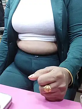 Snapshot of QueenHaryana chatting on November 2025 07:52:02 AM QueenHaryana online show from November 2025 07:52:02 AM