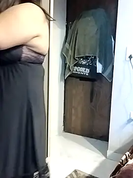 Snapshot of QueenHaryana chatting on November 2025 08:28:01 AM QueenHaryana online show from November 2025 08:28:01 AM