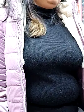 Snapshot of QueenHaryana chatting on January 2026 08:49:01 AM QueenHaryana online show from January 2026 08:49:01 AM