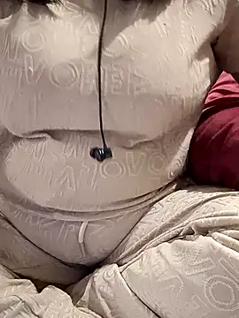 Snapshot of QueenHaryana chatting on January 2026 04:20:02 PM QueenHaryana online show from January 2026 04:20:02 PM