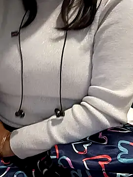 Snapshot of QueenHaryana chatting on January 2026 04:00:01 PM QueenHaryana online show from January 2026 04:00:01 PM