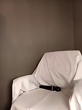 Snapshot of lisa_larry88 chatting on February 2026 07:51:01 AM lisa larry88 online show from February 2026 07:51:01 AM