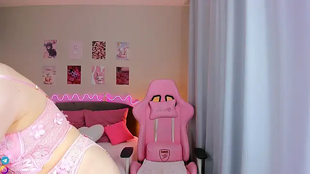 Snapshot of Kate_Clover chatting on March 2025 04:19:01 AM Kate Clover online show from March 2025 04:19:01 AM