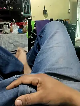 juan56900 online show from December 2025 04:25:01 PM