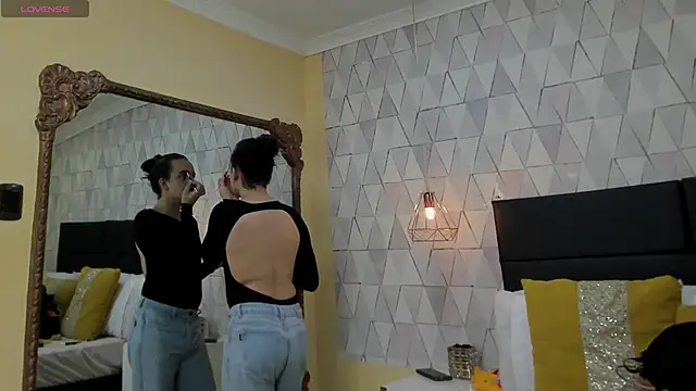 JustinePerry online show from October 2025 03:42:01 AM