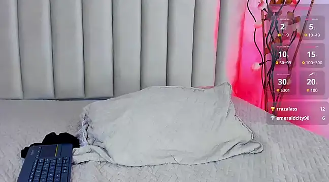 Snapshot of franchescamm chatting on February 2025 11:04:02 PM franchescamm online show from February 2025 11:04:02 PM