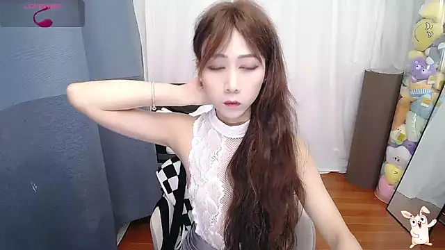 Snapshot of CN-Doudou chatting on September 2025 02:27:02 AM CN-Doudou online show from September 2025 02:27:02 AM