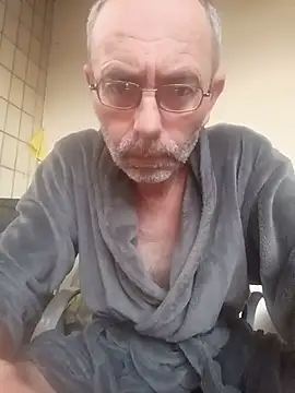 Snapshot of BesterJunge45 chatting on July 2026 03:23:01 AM BesterJunge45 online show from July 2026 03:23:01 AM