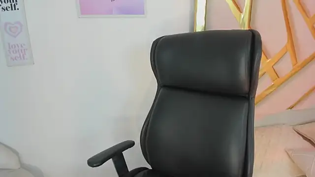 LanaJones  online show from May 2026 01:19:01 PM