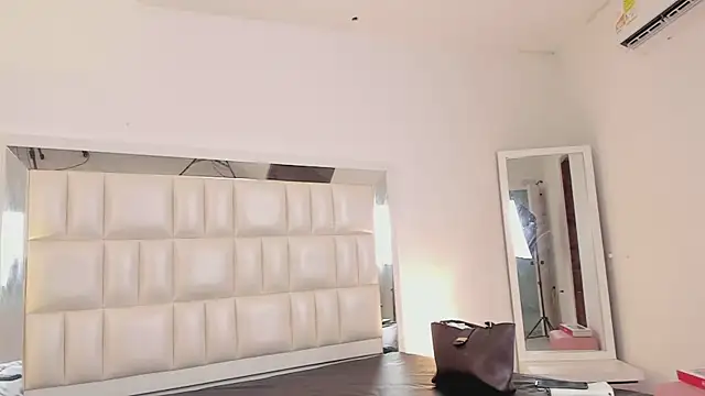 Snapshot of Alhana_pulido chatting on March 2025 05:53:02 PM Alhana pulido online show from March 2025 05:53:02 PM