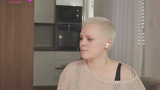 LikaBerry1 online show from April 2026 01:48:02 PM