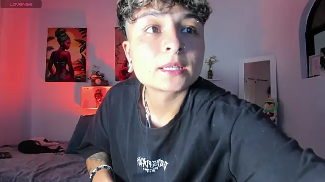 Snapshot of ZuryRamirez_ chatting on November 2025 08:08:02 PM ZuryRamirez online show from November 2025 08:08:02 PM