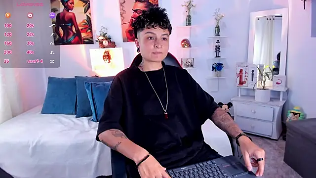 Snapshot of ZuryRamirez_ chatting on December 2025 08:48:01 PM ZuryRamirez online show from December 2025 08:48:01 PM