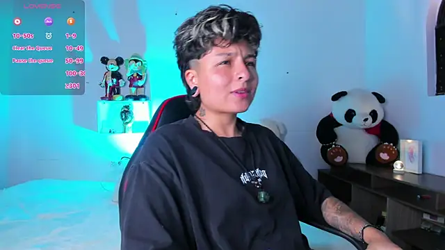 Snapshot of ZuryRamirez_ chatting on May 2026 08:24:02 PM ZuryRamirez online show from May 2026 08:24:02 PM