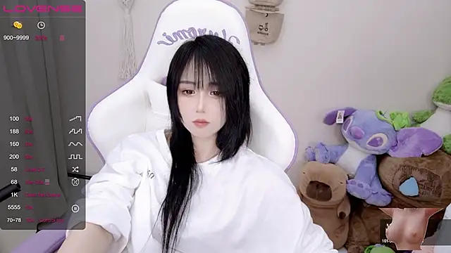 Snapshot of Vaness-a chatting on February 2025 07:57:02 PM Vaness-a online show from February 2025 07:57:02 PM