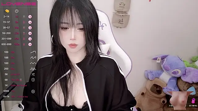 Snapshot of Vaness-a chatting on February 2025 10:37:01 PM Vaness-a online show from February 2025 10:37:01 PM