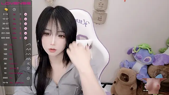 Snapshot of Vaness-a chatting on March 2025 06:58:02 PM Vaness-a online show from March 2025 06:58:02 PM