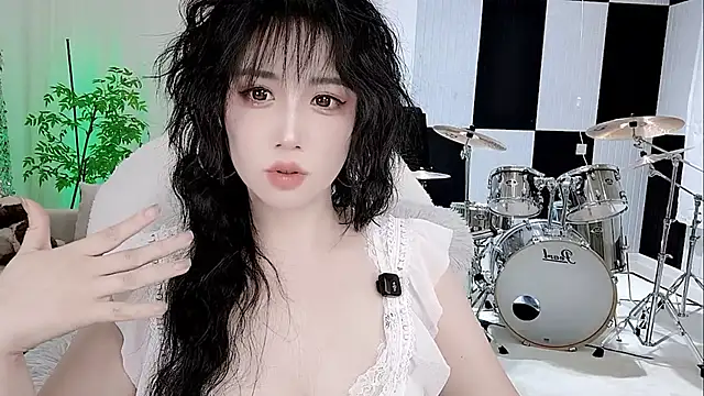 Snapshot of Vaness-a chatting on October 2025 06:30:02 PM Vaness-a online show from October 2025 06:30:02 PM