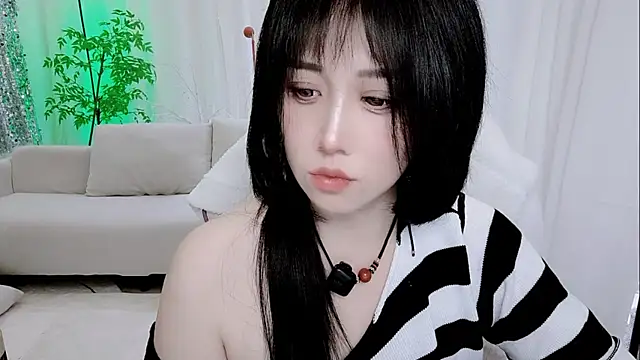 Snapshot of Vaness-a chatting on November 2025 03:11:02 PM Vaness-a online show from November 2025 03:11:02 PM