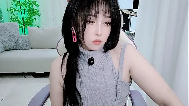 Snapshot of Vaness-a chatting on November 2025 06:08:01 PM Vaness-a online show from November 2025 06:08:01 PM