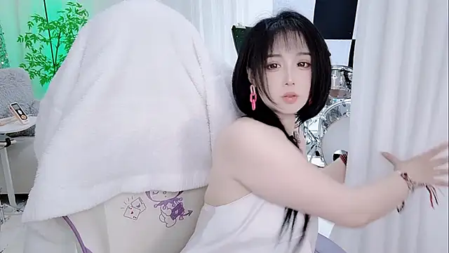 Snapshot of Vaness-a chatting on November 2025 03:49:01 PM Vaness-a online show from November 2025 03:49:01 PM