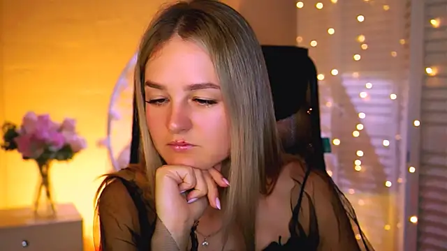 DeboraLarson online show from November 2025 03:40:02 AM