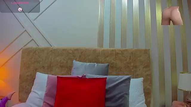 ashley  foxx  online show from March 2025 02:14:01 PM