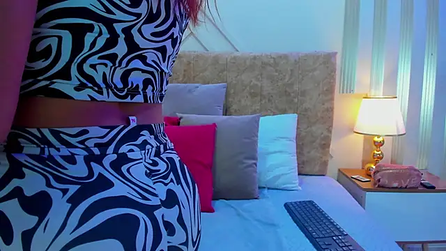 ashley  foxx  online show from October 2025 02:39:02 PM