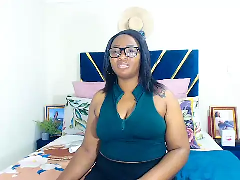 Snapshot of veronica1xxx chatting on October 2025 08:00:02 PM veronica1xxx online show from October 2025 08:00:02 PM