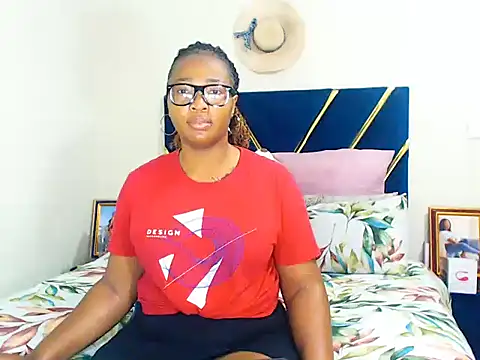 Snapshot of veronica1xxx chatting on November 2025 12:44:01 AM veronica1xxx online show from November 2025 12:44:01 AM