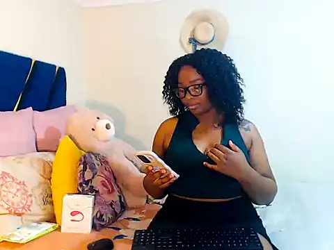 Snapshot of veronica1xxx chatting on December 2025 07:09:01 PM veronica1xxx online show from December 2025 07:09:01 PM