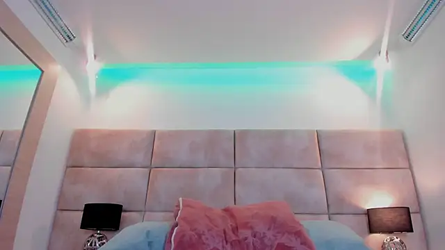 Eevee Taylor online show from January 2025 12:22:02 PM