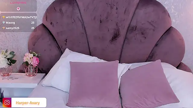 Snapshot of Harper-Avary chatting on March 2025 04:34:02 PM Harper-Avary online show from March 2025 04:34:02 PM