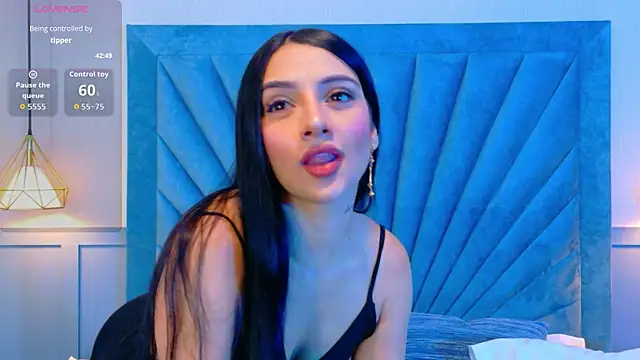 Snapshot of Harper-Avary chatting on October 2025 02:18:02 PM Harper-Avary online show from October 2025 02:18:02 PM