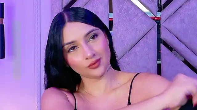 Snapshot of Harper-Avary chatting on February 2026 02:24:02 PM Harper-Avary online show from February 2026 02:24:02 PM