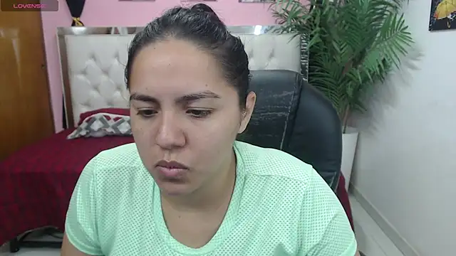 candiapole online show from March 2025 12:43:02 PM