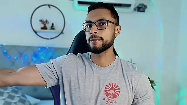 Snapshot of LiamGarcia1 chatting on December 2024 12:27:01 PM LiamGarcia1 online show from December 2024 12:27:01 PM