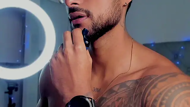 Snapshot of LiamGarcia1 chatting on January 2025 04:02:02 PM LiamGarcia1 online show from January 2025 04:02:02 PM