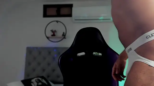 Snapshot of LiamGarcia1 chatting on January 2025 12:27:02 PM LiamGarcia1 online show from January 2025 12:27:02 PM