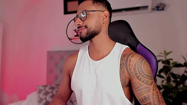 Snapshot of LiamGarcia1 chatting on January 2025 12:30:02 PM LiamGarcia1 online show from January 2025 12:30:02 PM