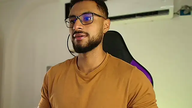 Snapshot of LiamGarcia1 chatting on January 2025 12:02:02 PM LiamGarcia1 online show from January 2025 12:02:02 PM