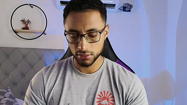 Snapshot of LiamGarcia1 chatting on January 2025 12:20:02 PM LiamGarcia1 online show from January 2025 12:20:02 PM