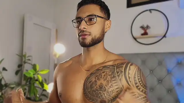 Snapshot of LiamGarcia1 chatting on January 2025 03:24:01 PM LiamGarcia1 online show from January 2025 03:24:01 PM