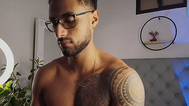 Snapshot of LiamGarcia1 chatting on January 2025 06:27:01 PM LiamGarcia1 online show from January 2025 06:27:01 PM